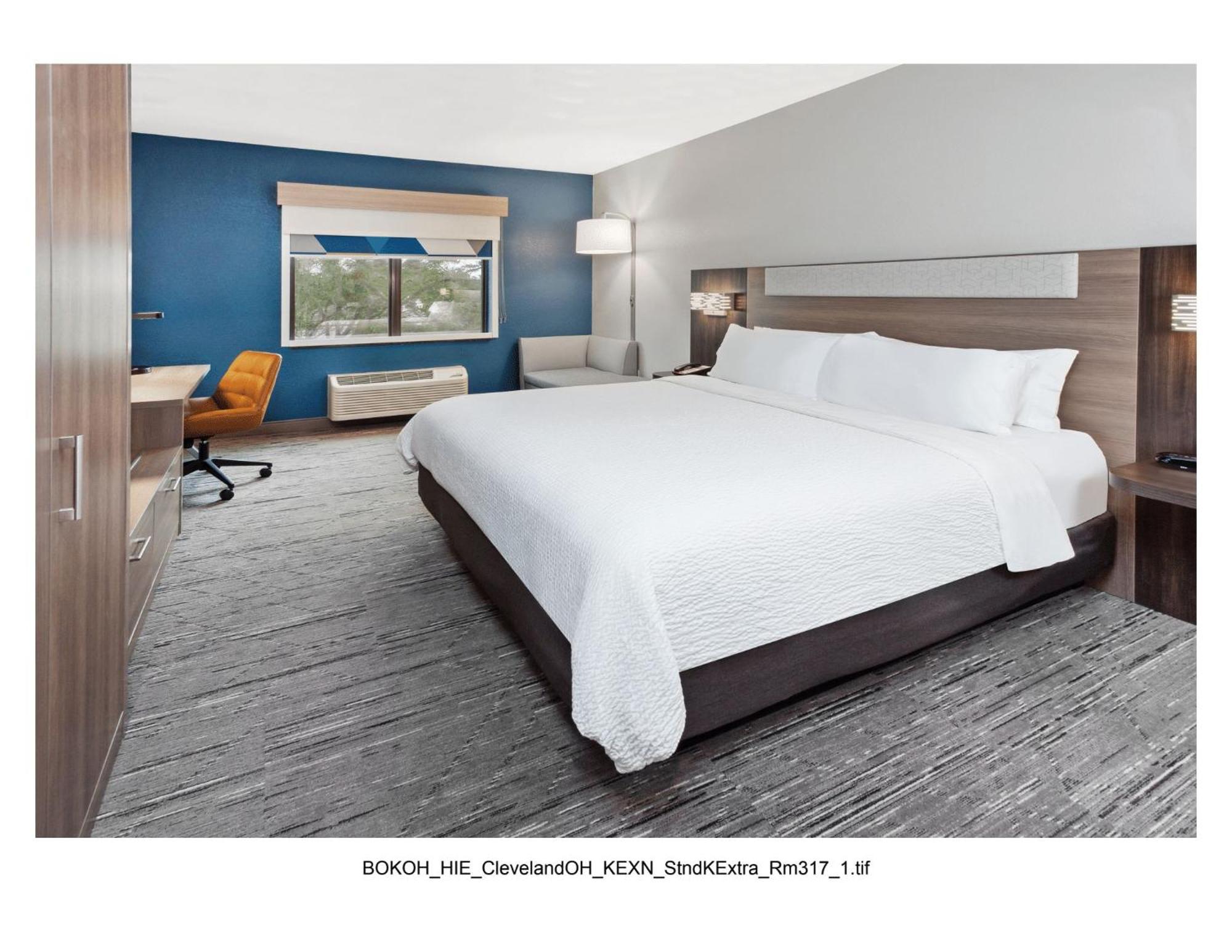 Holiday Inn Express Cleveland Airport - Brook Park By Ihg Exterior foto